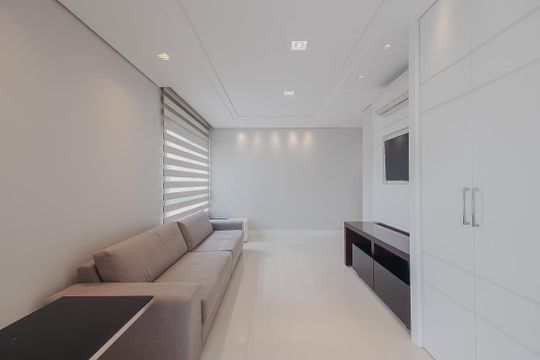 Apartamento mobiliado para comprar no Paraíso, 2 quartos, 1 suíte. — Sala