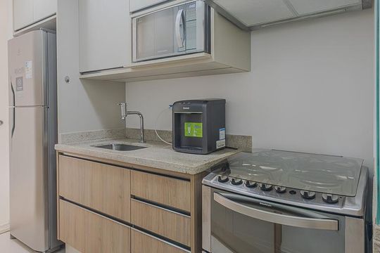 Apartamento mobiliado para comprar no Paraíso, 2 quartos, 1 suíte. — Cozinha