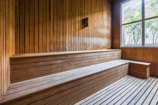 Apartamento mobiliado para comprar no Paraíso, 2 quartos, 1 suíte. — Saúna