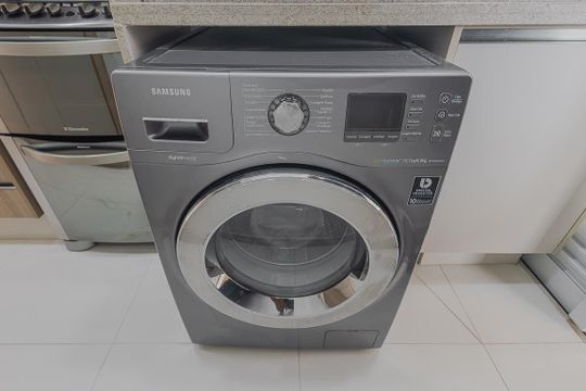 Apartamento mobiliado para comprar no Paraíso, 2 quartos, 1 suíte. — Área de Serviço