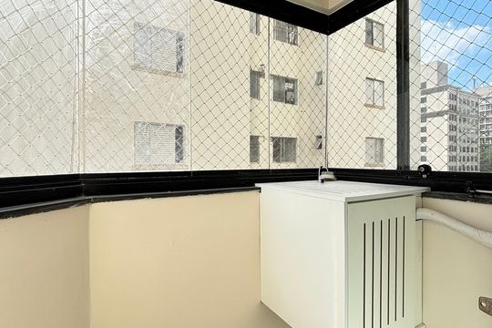 Comprar apartamento na Vila Olímpia: 3 quartos, piscina no condomínio. — Suíte