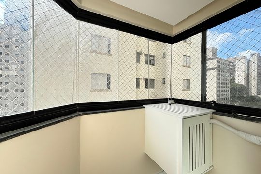 Comprar apartamento na Vila Olímpia: 3 quartos, piscina no condomínio. — Suíte