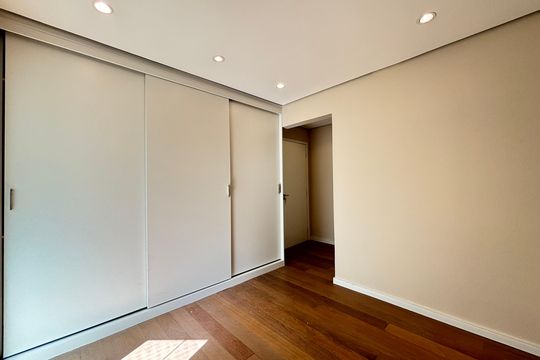Comprar apartamento na Vila Olímpia: 3 quartos, piscina no condomínio. — Quarto 2