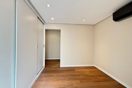 Comprar apartamento na Vila Olímpia: 3 quartos, piscina no condomínio. — Suíte