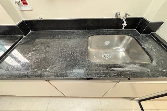 Comprar apartamento na Vila Olímpia: 3 quartos, piscina no condomínio. — Área de Serviço