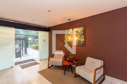 Comprar apartamento na Vila Olímpia: 3 quartos, piscina no condomínio. — Área comum
