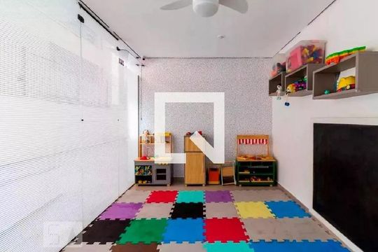 Comprar apartamento na Vila Olímpia: 3 quartos, piscina no condomínio. — Área comum