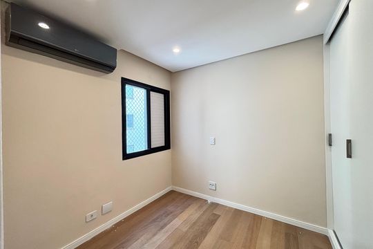 Comprar apartamento na Vila Olímpia: 3 quartos, piscina no condomínio. — Quarto 2