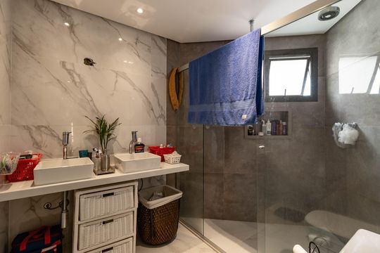Apartamento em Perdizes com 3 quartos e piscina no condomínio. Ideal para comprar. — Banheiro da Suíte 3