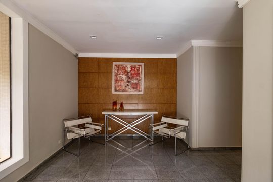 Apartamento em Perdizes com 3 quartos e piscina no condomínio. Ideal para comprar. — Hall social