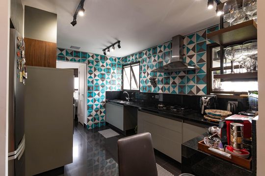 Apartamento em Perdizes com 3 quartos e piscina no condomínio. Ideal para comprar. — Cozinha