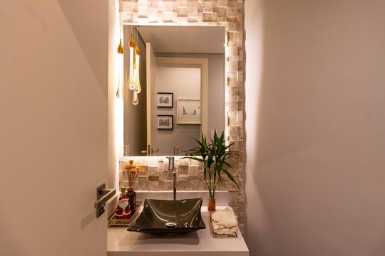Apartamento em Perdizes com 3 quartos e piscina no condomínio. Ideal para comprar. — Lavabo