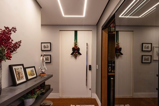 Apartamento em Perdizes com 3 quartos e piscina no condomínio. Ideal para comprar. — Corredor