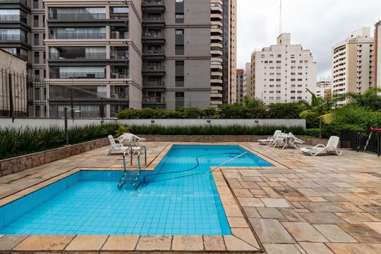 Apartamento em Perdizes com 3 quartos e piscina no condomínio. Ideal para comprar. — Piscina