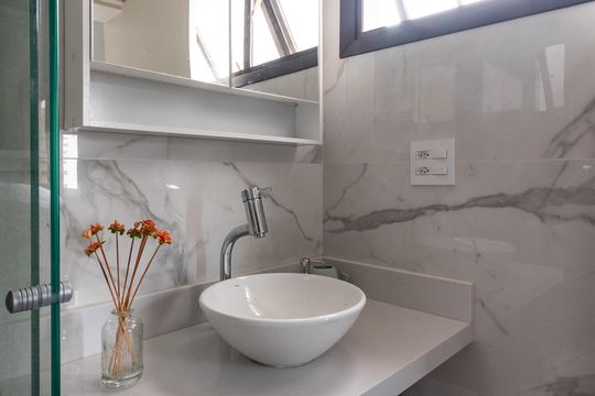 Apartamento em Perdizes com 3 quartos e piscina no condomínio. Ideal para comprar. — Banheiro da Suíte 2