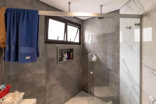 Apartamento em Perdizes com 3 quartos e piscina no condomínio. Ideal para comprar. — Banheiro da Suíte 3