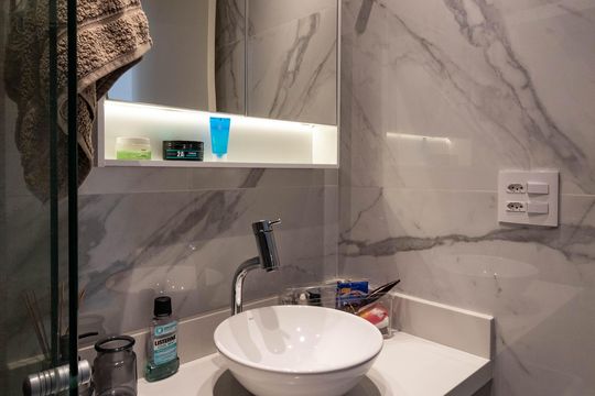 Apartamento em Perdizes com 3 quartos e piscina no condomínio. Ideal para comprar. — Banheiro da Suíte 1