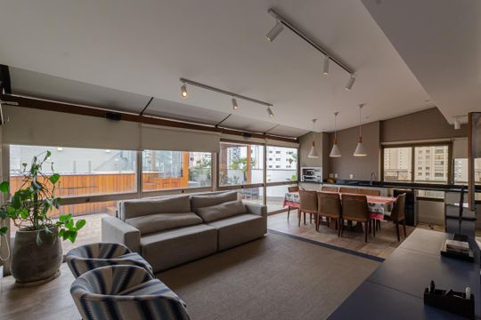Apartamento mobiliado com 3 quartos, varanda e piscina no condomínio, ideal para comprar. — Área gourmet