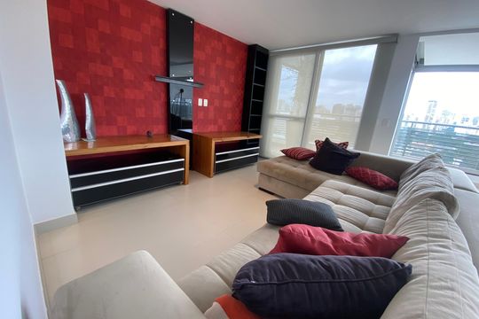 Apartamento mobiliado para comprar: 2 suítes e conforto absoluto. — Sala 2