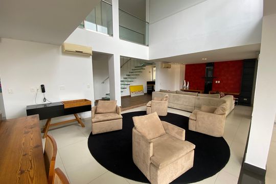 Apartamento mobiliado para comprar: 2 suítes e conforto absoluto. — Sala 1