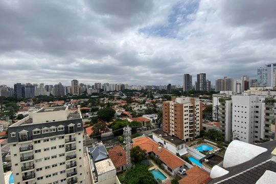 Apartamento mobiliado para comprar: 2 suítes e conforto absoluto. — Vista