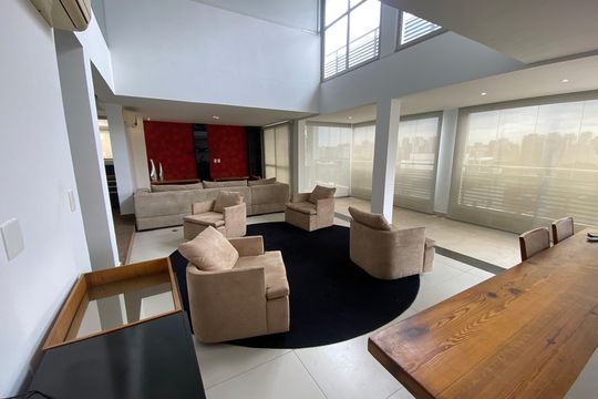 Apartamento mobiliado para comprar: 2 suítes e conforto absoluto. — Sala 1