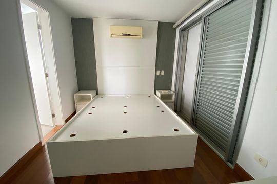 Apartamento mobiliado para comprar: 2 suítes e conforto absoluto. — Suíte 2