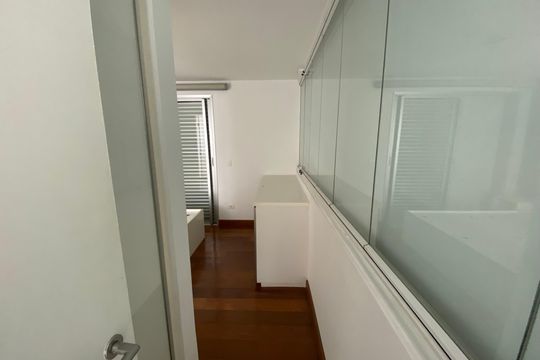 Apartamento mobiliado para comprar: 2 suítes e conforto absoluto. — Suíte 2