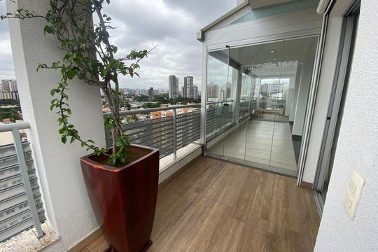 Apartamento mobiliado para comprar: 2 suítes e conforto absoluto. — Varanda da Sala