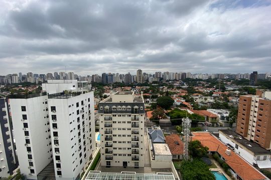 Apartamento mobiliado para comprar: 2 suítes e conforto absoluto. — Vista