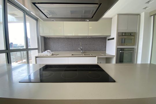Apartamento mobiliado para comprar: 2 suítes e conforto absoluto. — Cozinha
