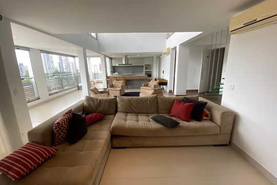 Apartamento mobiliado para comprar: 2 suítes e conforto absoluto. — Sala 2