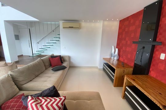 Apartamento mobiliado para comprar: 2 suítes e conforto absoluto. — Sala 2