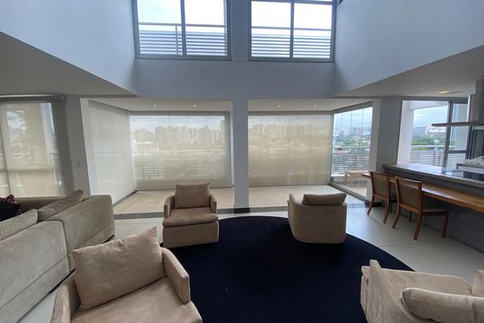 Apartamento mobiliado para comprar: 2 suítes e conforto absoluto. — Sala 1