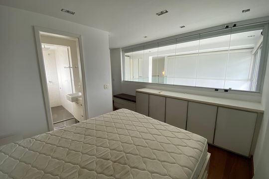 Apartamento mobiliado para comprar: 2 suítes e conforto absoluto. — Suíte 1