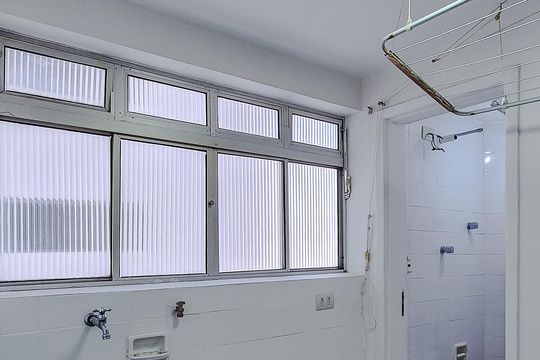 Apartamento para comprar com 3 quartos e academia no condomínio. — Área de Serviço