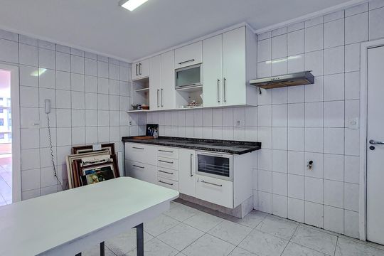Apartamento para comprar com 3 quartos e academia no condomínio. — Cozinha