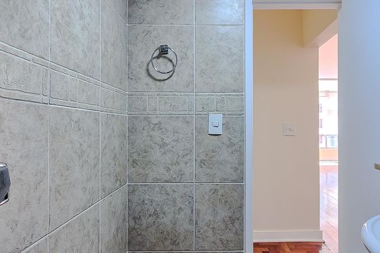 Apartamento para comprar com 3 quartos e academia no condomínio. — Banheiro