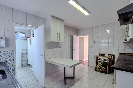 Apartamento para comprar com 3 quartos e academia no condomínio. — Cozinha