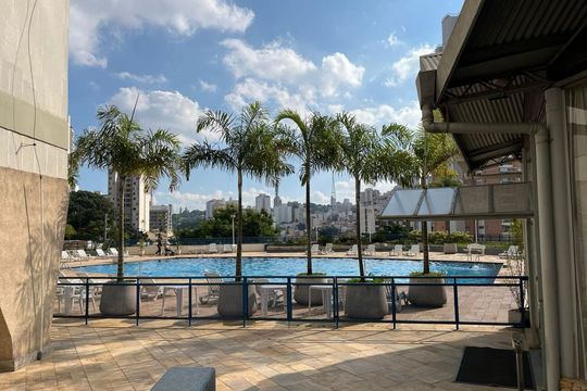 Apartamento para comprar com 3 quartos e academia no condomínio. — Área comum - Piscina