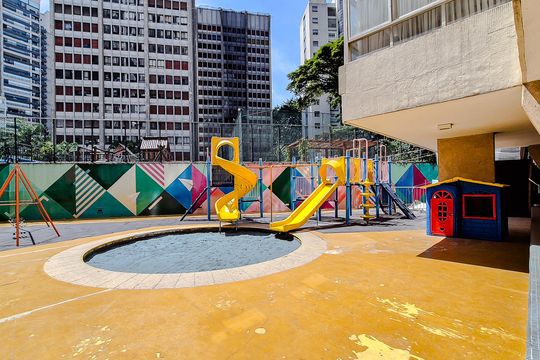 Apartamento para comprar com 3 quartos e academia no condomínio. — Área comum - Playground