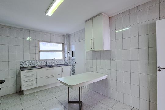 Apartamento para comprar com 3 quartos e academia no condomínio. — Cozinha