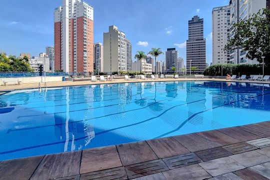 Apartamento para comprar com 3 quartos e academia no condomínio. — Área comum - Piscina