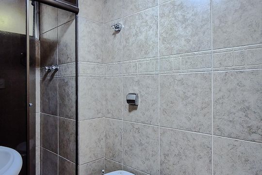 Apartamento para comprar com 3 quartos e academia no condomínio. — Banheiro