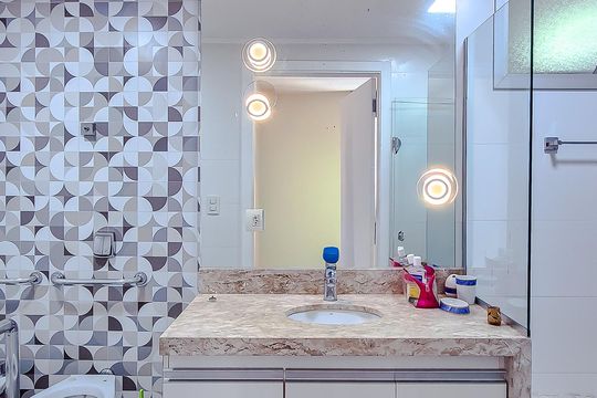 Apartamento para comprar com 3 quartos e academia no condomínio. — Banheiro da Suíte