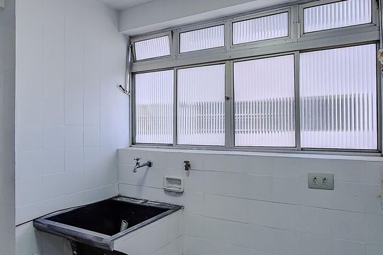 Apartamento para comprar com 3 quartos e academia no condomínio. — Área de Serviço