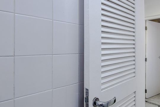 Apartamento para comprar com 3 quartos e academia no condomínio. — Banheiro de serviço