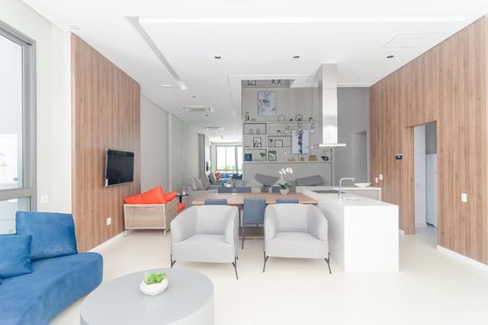 Apartamento com 2 quartos e varanda para comprar. Piscina no condomínio. — Salão de Festas
