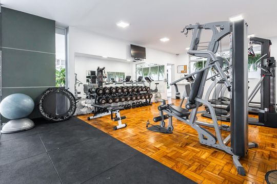 Aluguel: apartamento mobiliado no Jardim Paulista, 2 quartos (1 suíte). — Academia