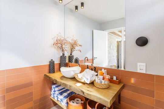 Venda de apartamento no Recanto Paraíso: 2 quartos, piscina, churrasqueira, aceita pets. — Banheiro Social